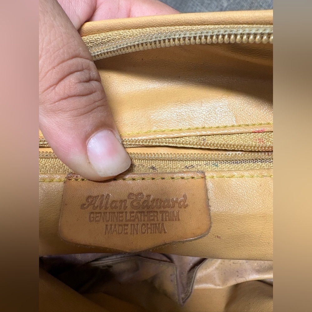 Allan Edward  Map Print Shoulder Bag - Picture 11 of 15